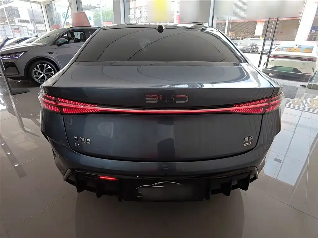 BYD Seal — фото 4