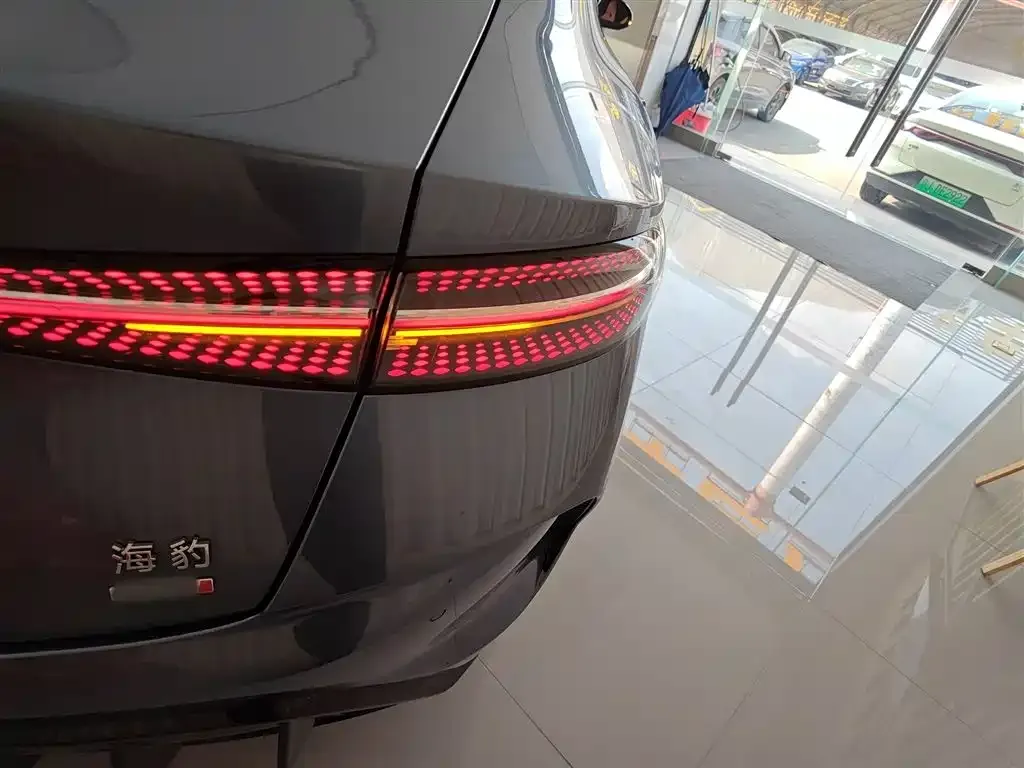 BYD Seal — фото 2