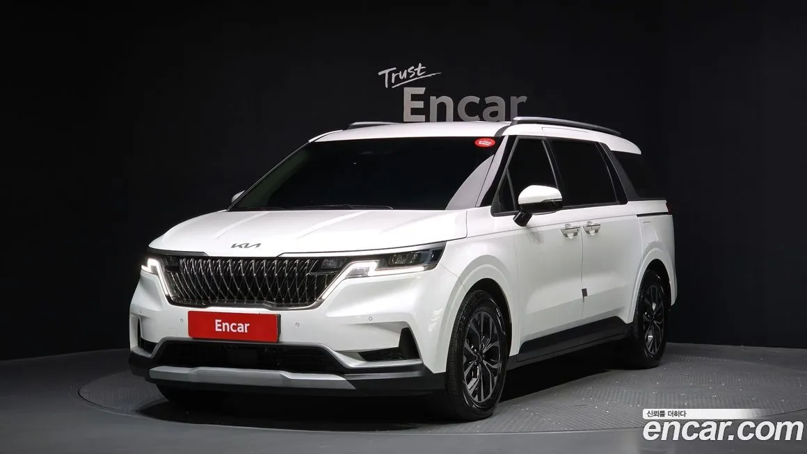 Kia Carnival — фото 1