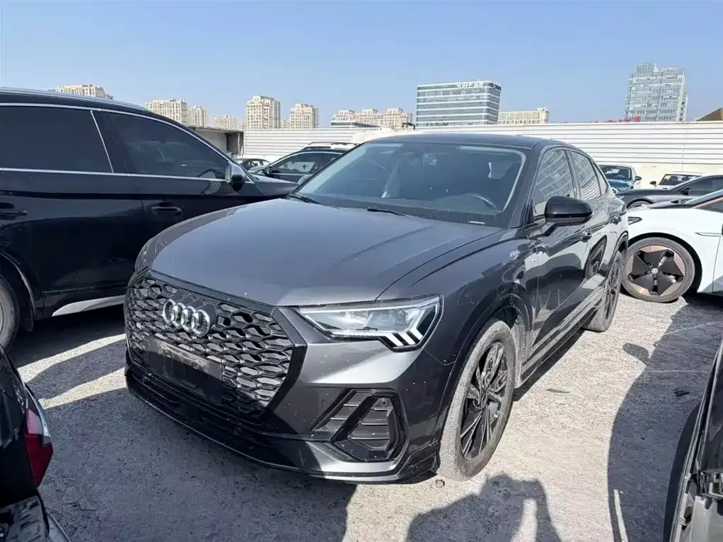Audi Q3 Sportback 2021 из CN, фото 1