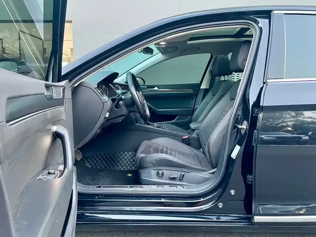 Volkswagen Magotan 2022 из CN, фото 2
