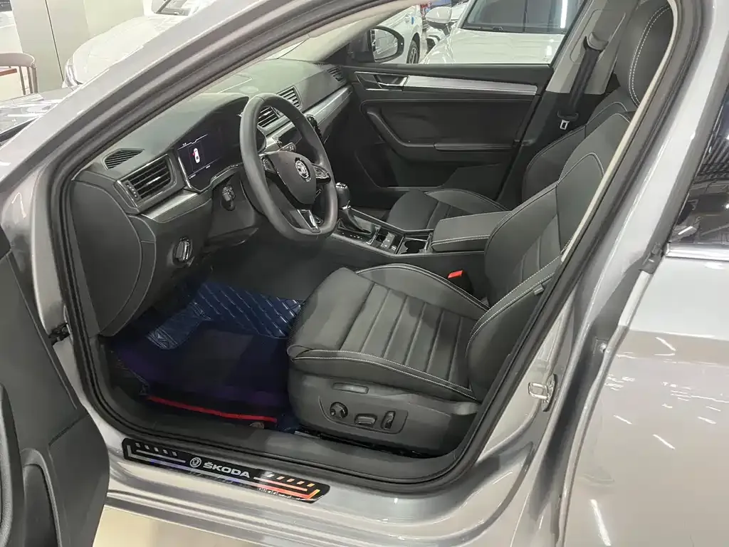 Skoda Superb — фото 3