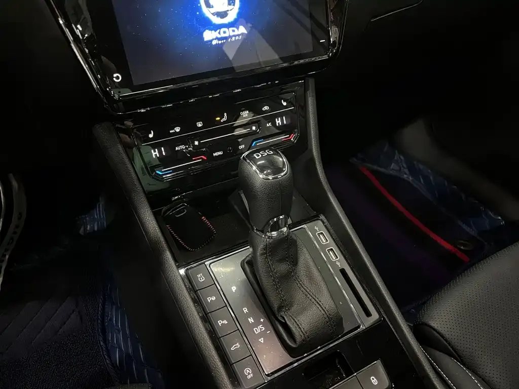 Skoda Superb — фото 6