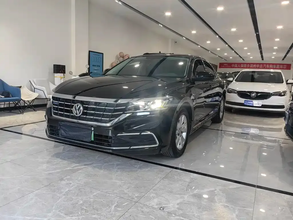 Volkswagen Passat New Energy — фото 2