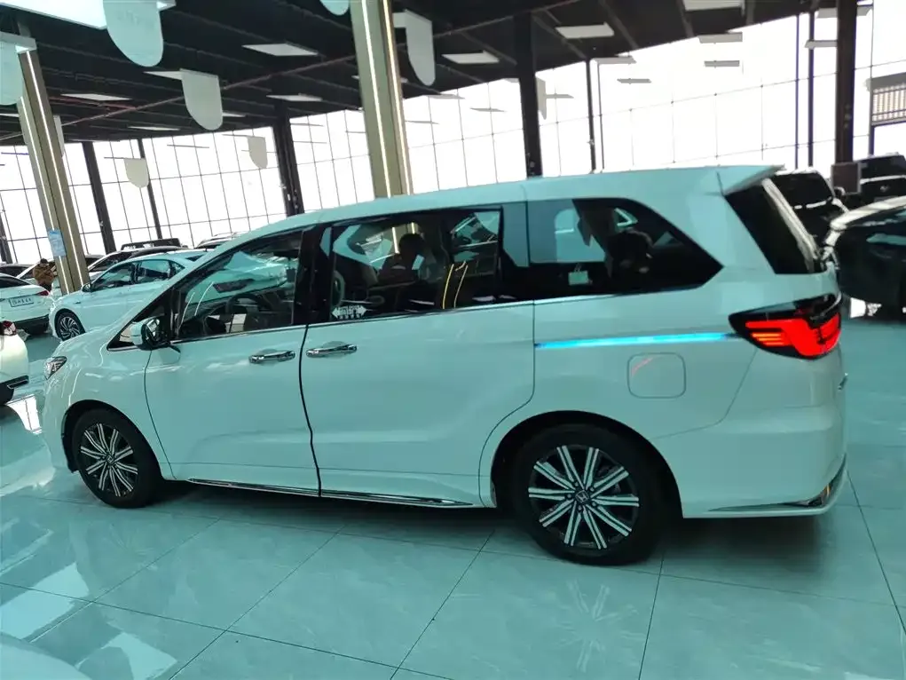 Honda Odyssey 2023 из CN, фото 3