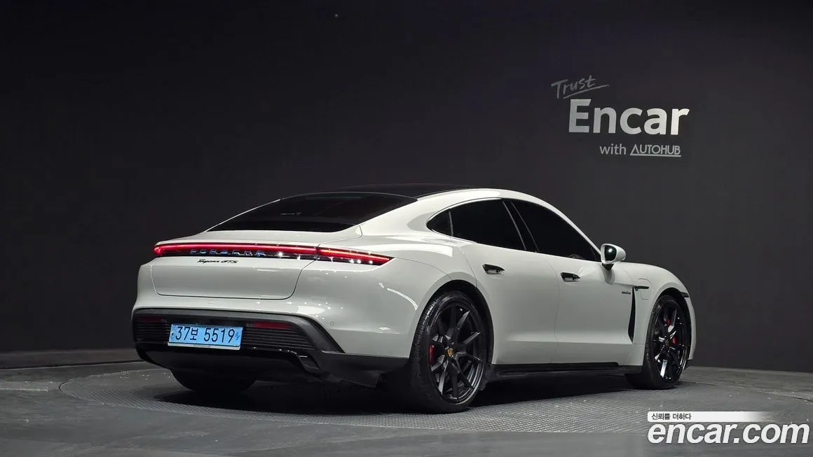 Porsche Taycan 2023 из KR, фото 7