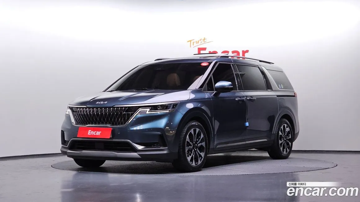 Kia Carnival — фото 1