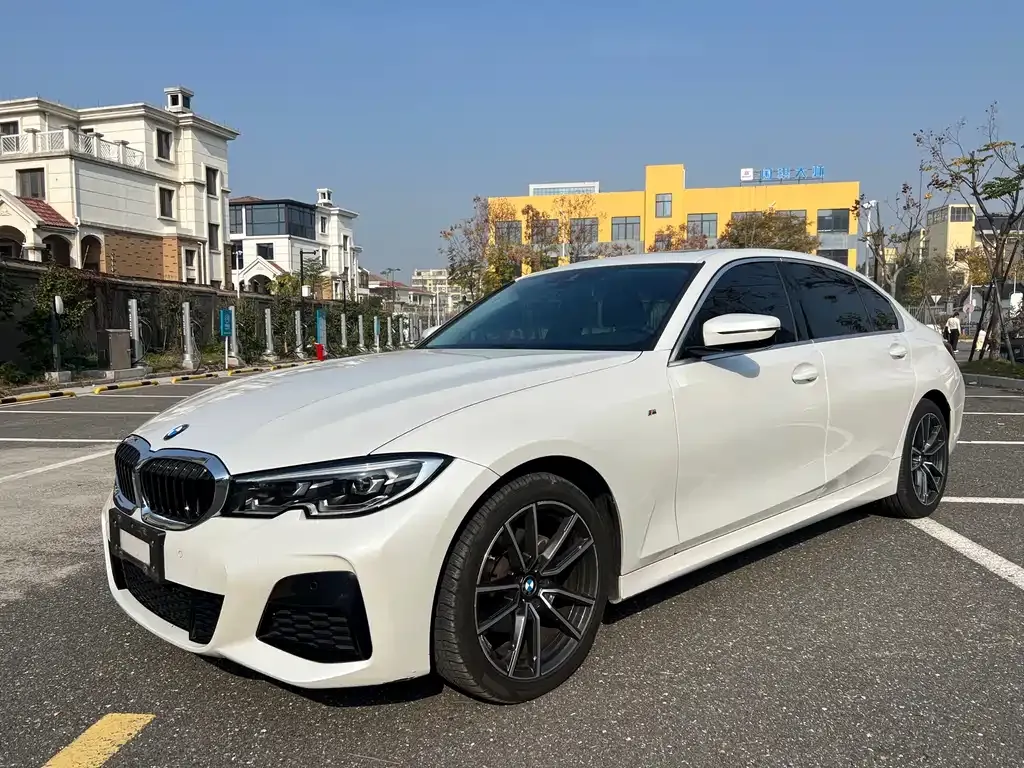 BMW 3 Series 2022 из CN, фото 1