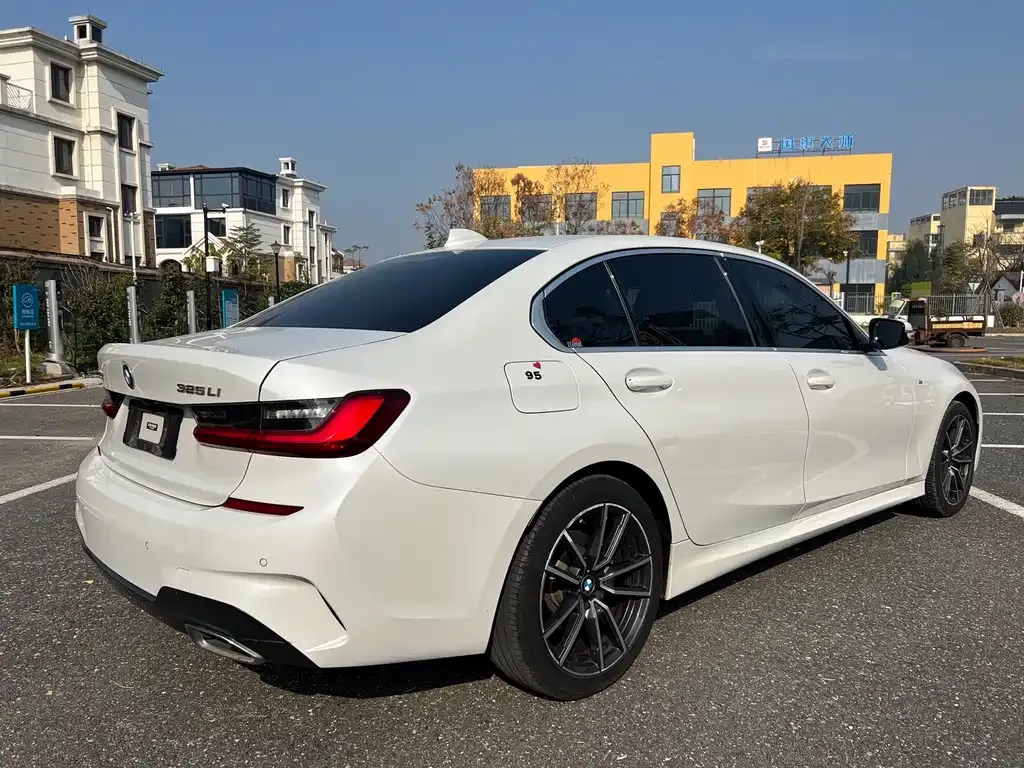 BMW 3 Series 2022 из CN, фото 4