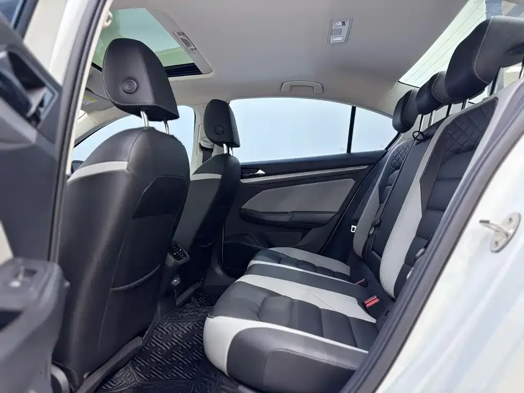 Volkswagen Bora 2023 из CN, фото 3