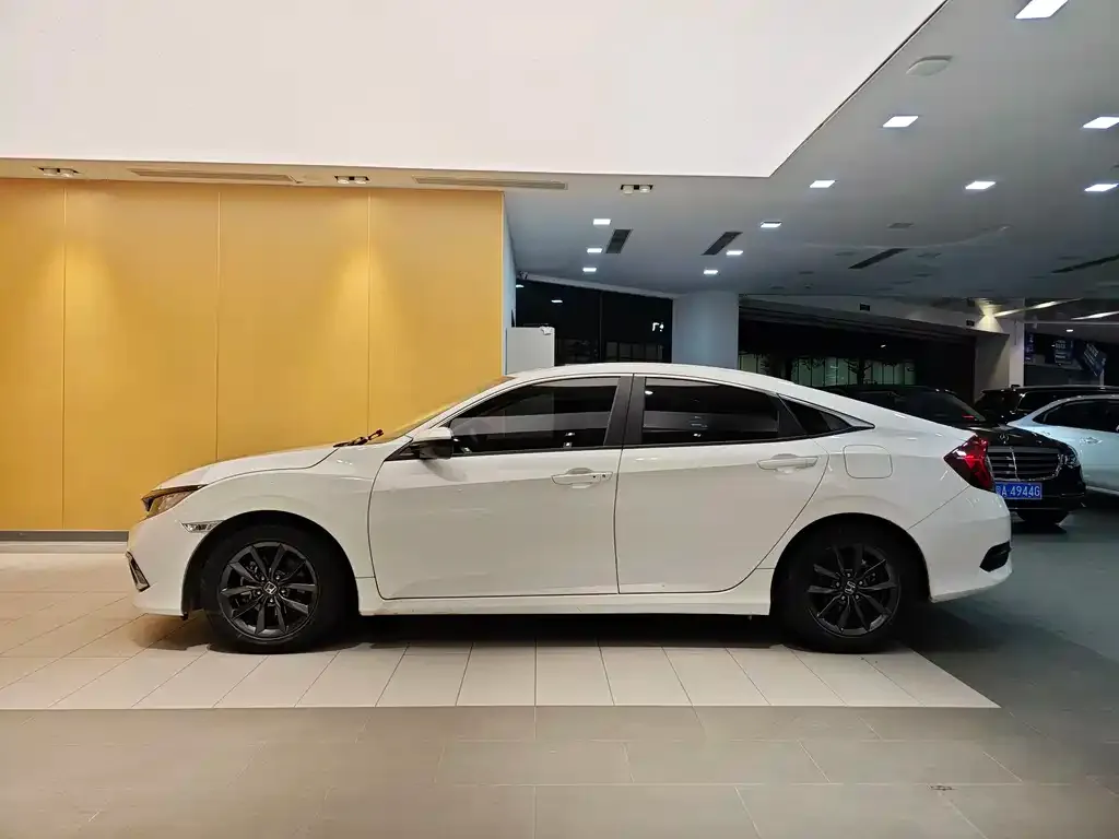 Honda Civic 2021 из CN, фото 2