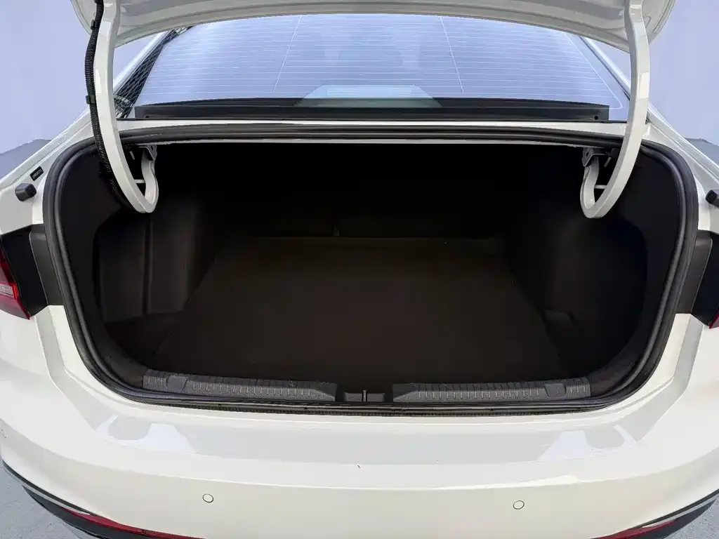 Volkswagen Lavida 2023 из CN, фото 10