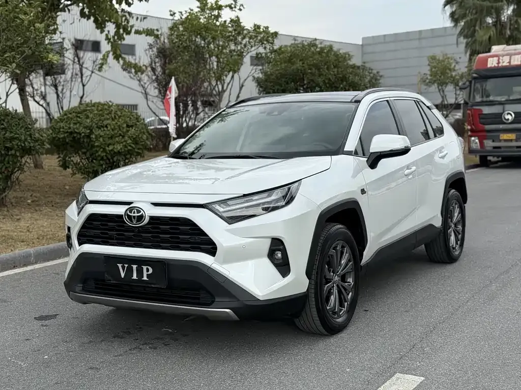 Toyota RAV4 2023 из CN, фото 1