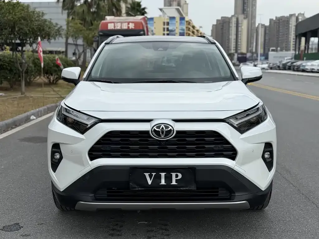 Toyota RAV4 2023 из CN, фото 2