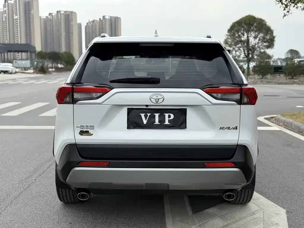 Toyota RAV4 2023 из CN, фото 4