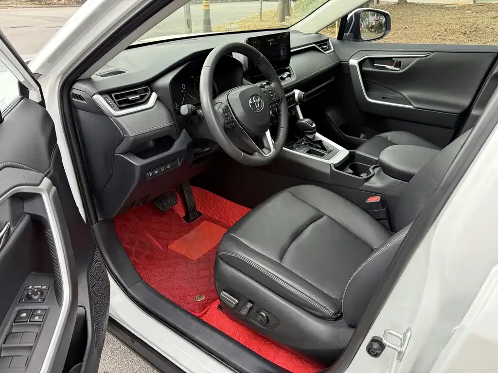 Toyota RAV4 2023 из CN, фото 7