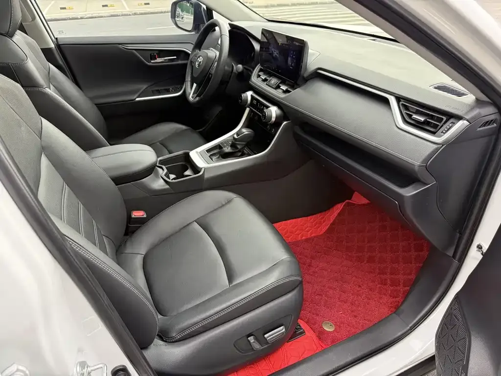 Toyota RAV4 2023 из CN, фото 8