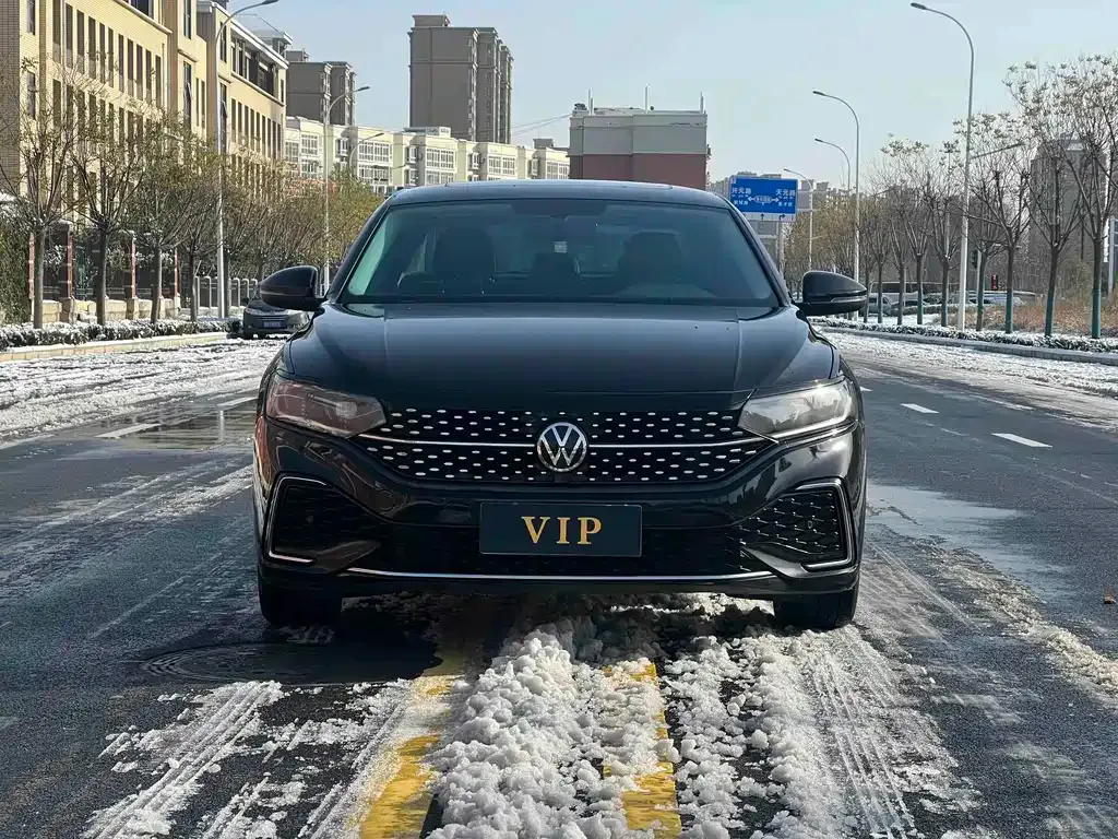 Volkswagen Passat 2023 из CN, фото 3