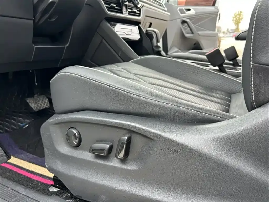 Volkswagen Tiguan L 2024 из CN, фото 8