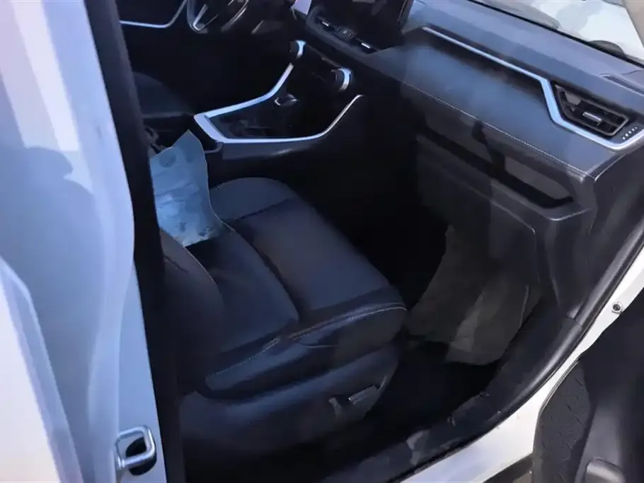 Toyota Wildlander 2023 из CN, фото 6