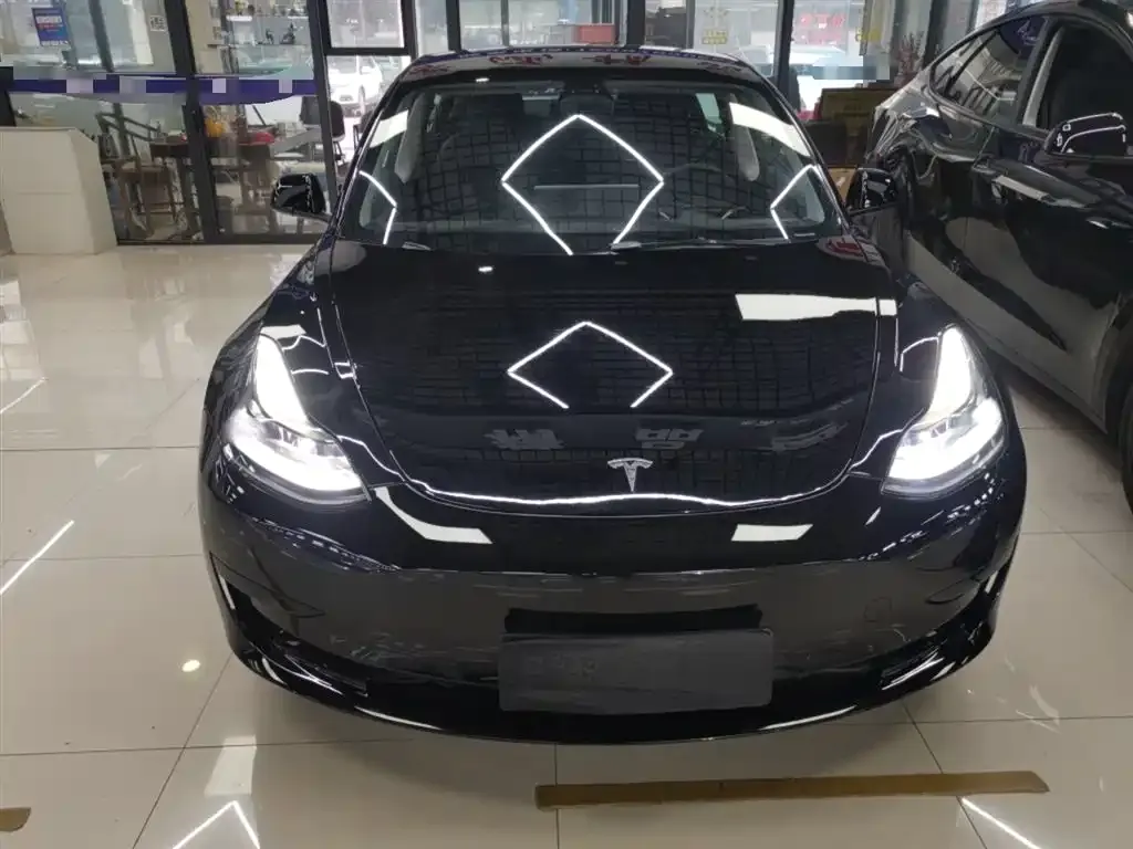 Tesla Model 3 — фото 5