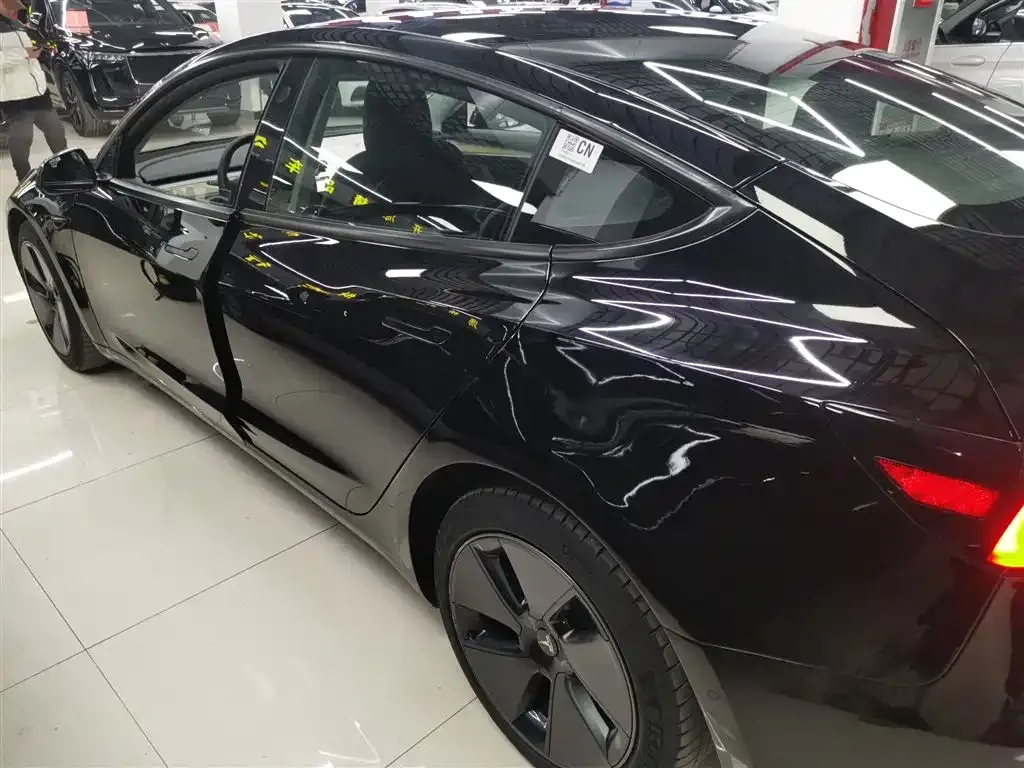 Tesla Model 3 — фото 3