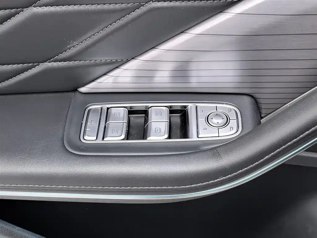 Hongqi HS7 PHEV 2024 из CN, фото 9