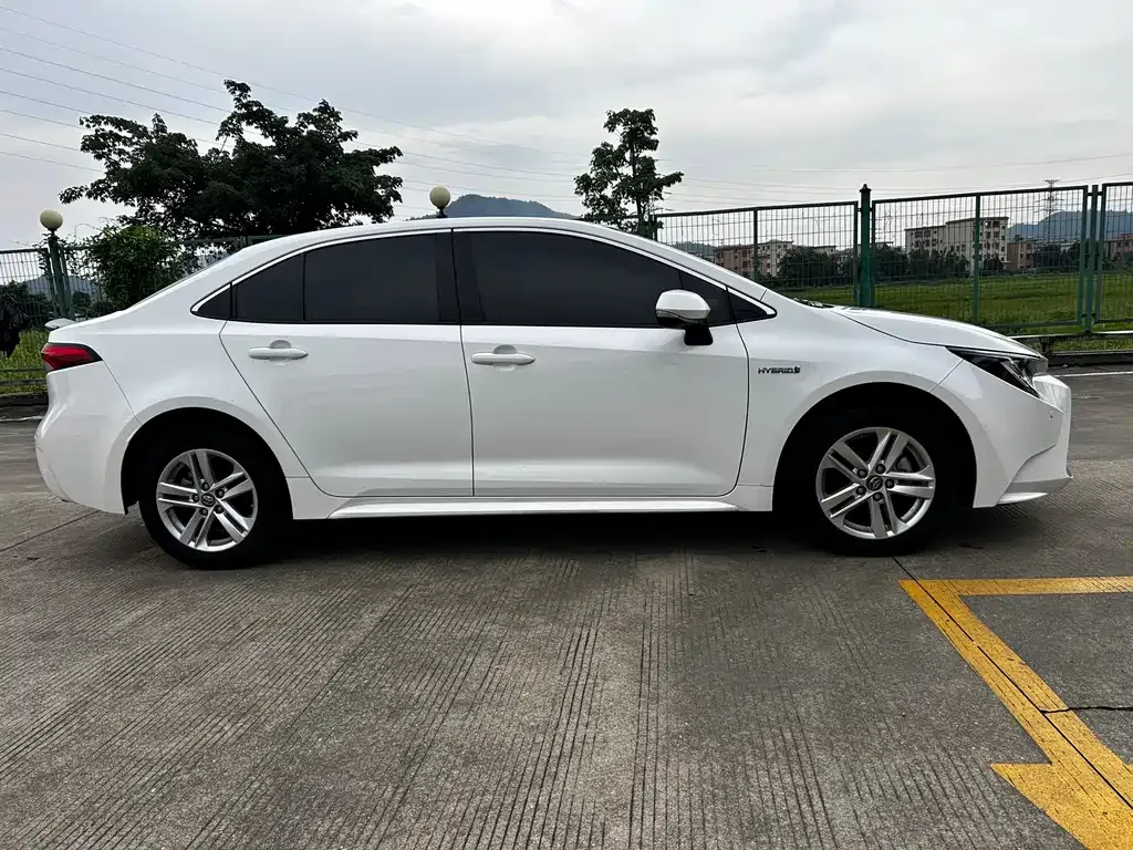 Toyota Levin Twin Engine E+ 2022 из CN, фото 3