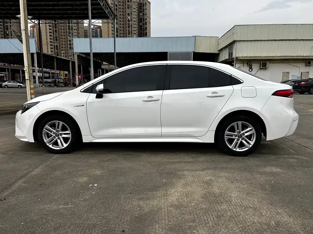Toyota Levin Twin Engine E+ 2022 из CN, фото 2