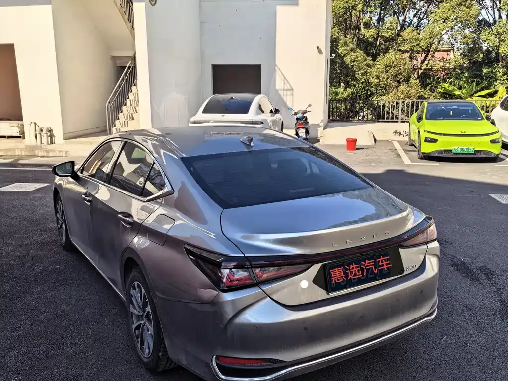 Lexus ES 2025 из CN, фото 4