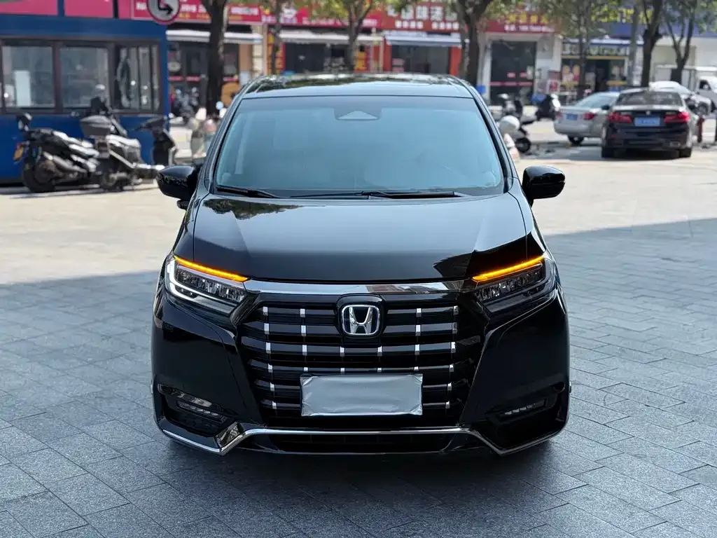 Honda Elysion 2024 из CN, фото 4