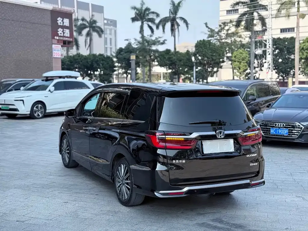 Honda Elysion 2024 из CN, фото 9