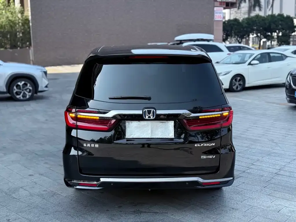 Honda Elysion 2024 из CN, фото 2