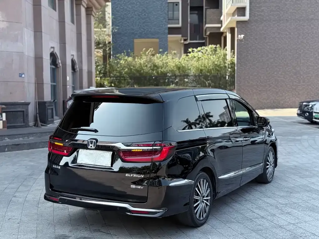 Honda Elysion 2024 из CN, фото 8