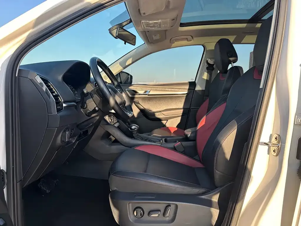 Skoda Karoq 2022 из CN, фото 2