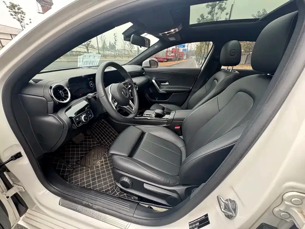 Mercedes-Benz A-Class 2023 из CN, фото 7