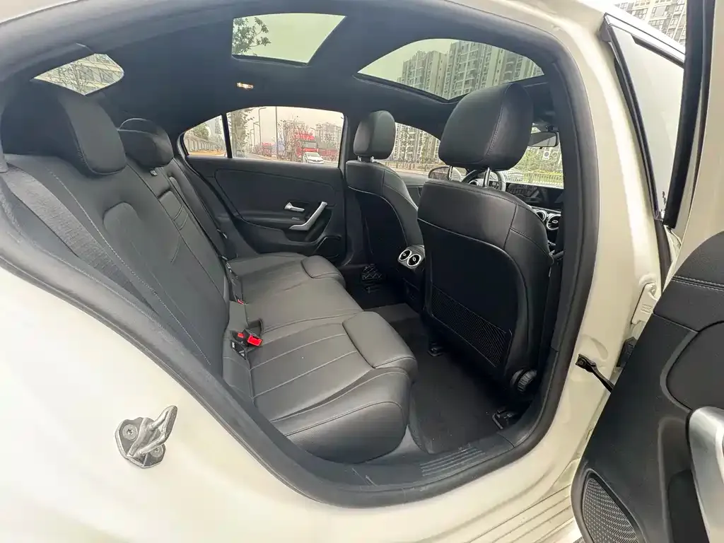 Mercedes-Benz A-Class 2023 из CN, фото 9