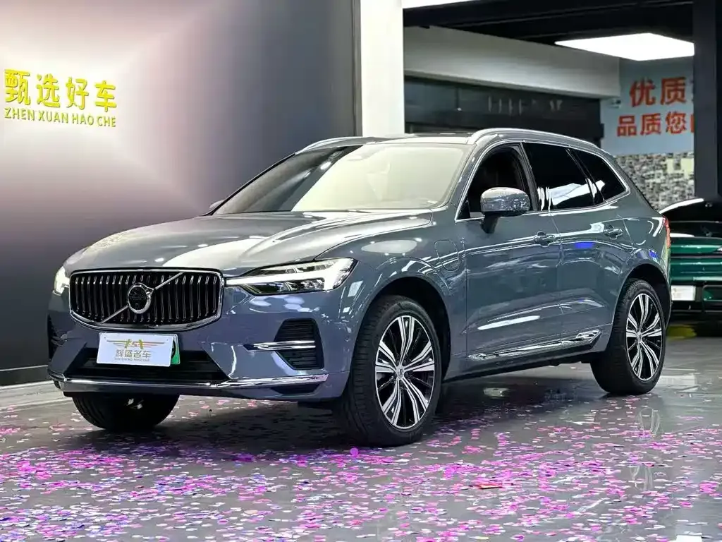Volvo XC60 PHEV 2022 из CN, фото 1
