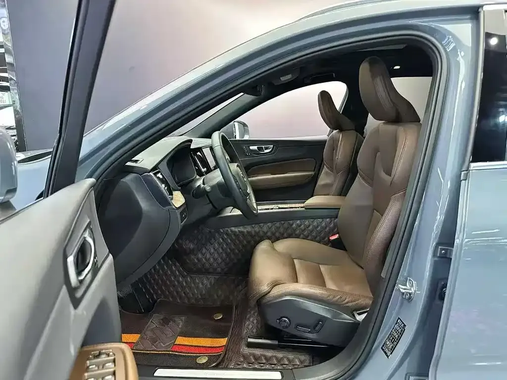 Volvo XC60 PHEV 2022 из CN, фото 8