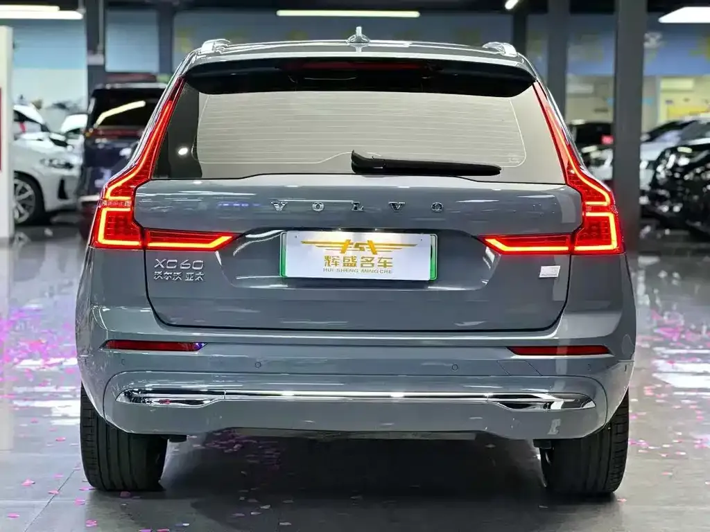 Volvo XC60 PHEV 2022 из CN, фото 3
