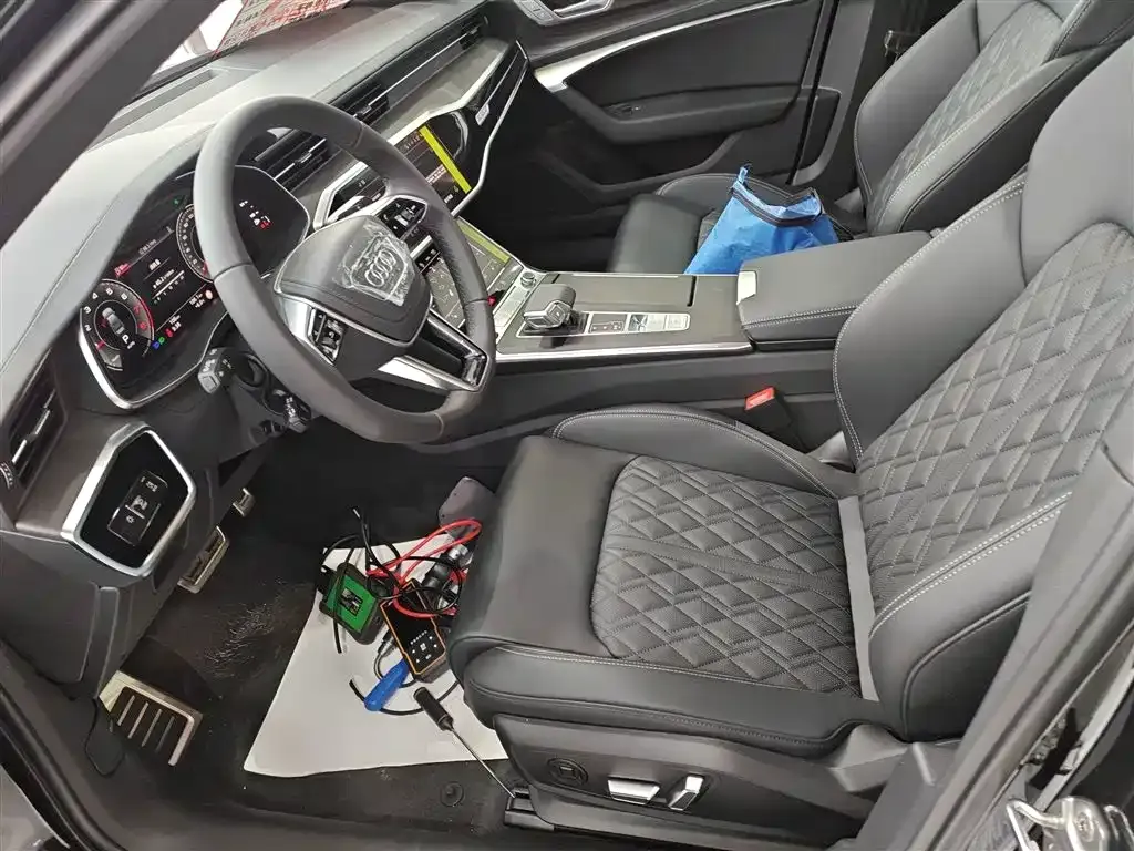 Audi A6L 2025 из CN, фото 7