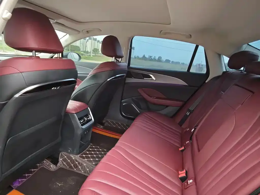 Hongqi H5 2025 из CN, фото 2