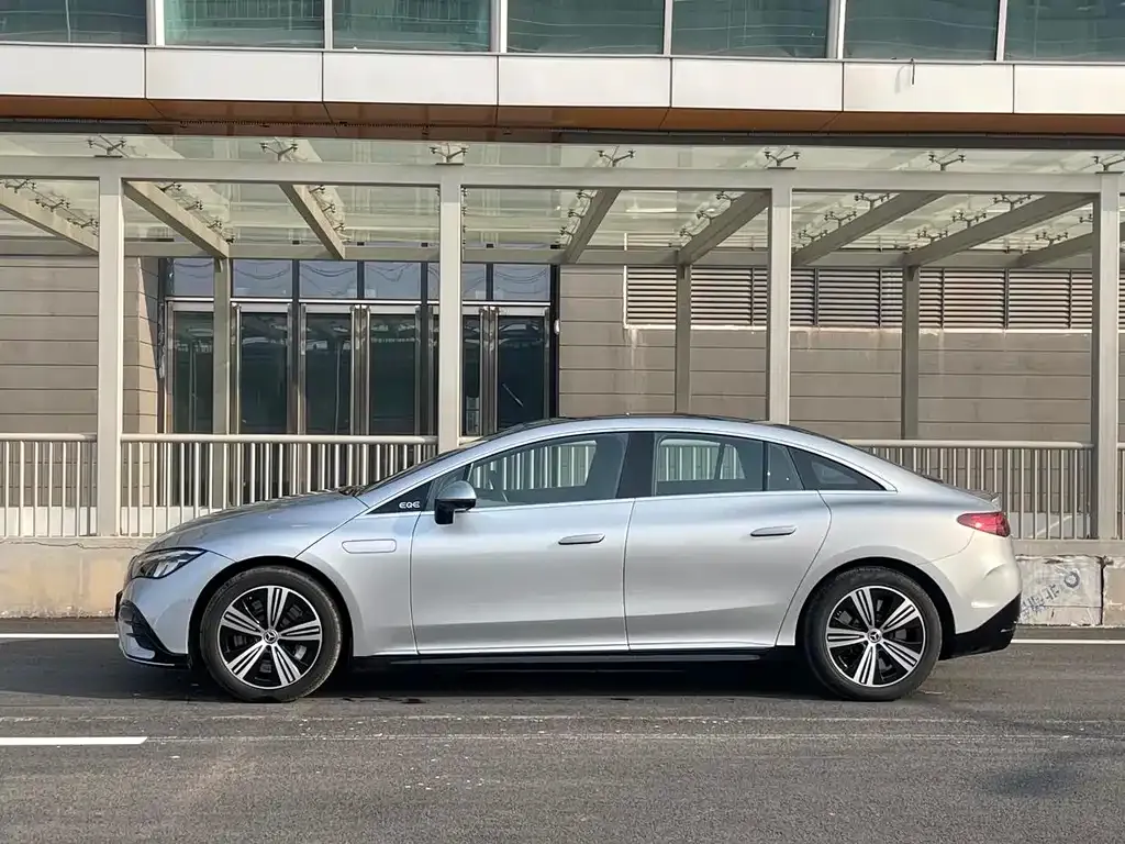 Mercedes-Benz EQE 2023 из CN, фото 8