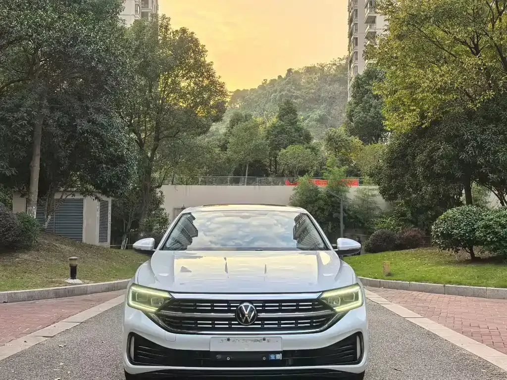 Volkswagen Sagitar 2023 из CN, фото 2