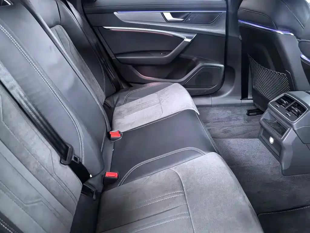 Audi A6L 2022 из CN, фото 3