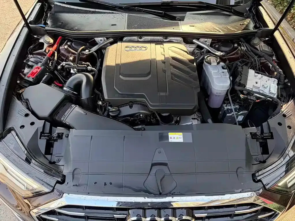 Audi A6L 2025 из CN, фото 5