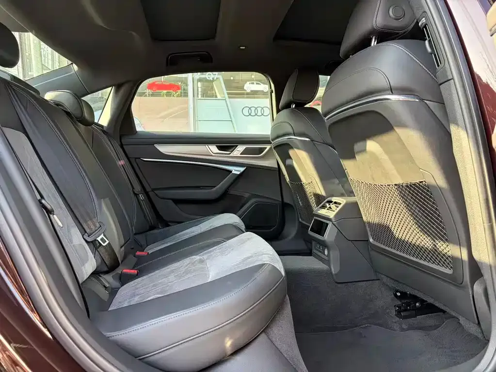 Audi A6L 2025 из CN, фото 3