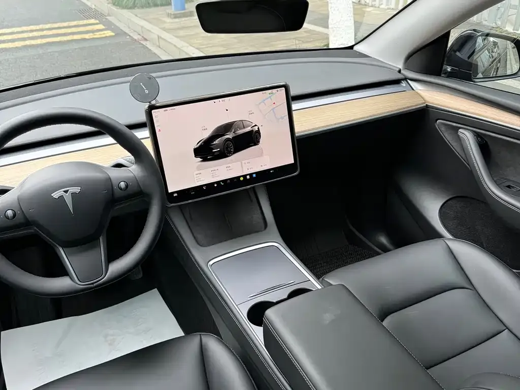 Tesla Model Y 2023 из CN, фото 2