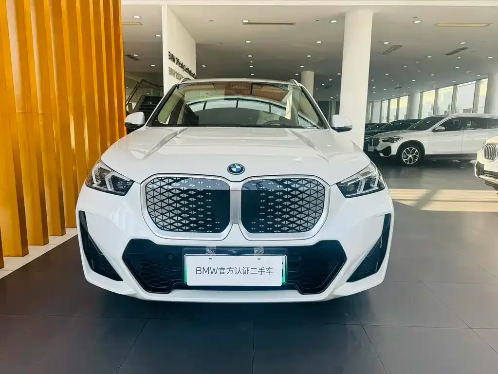 BMW iX1 2024 из CN, фото 3