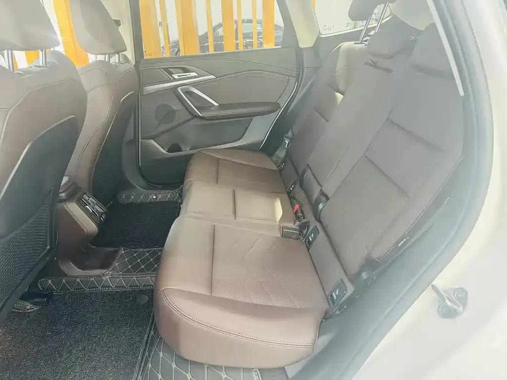 BMW iX1 2024 из CN, фото 9